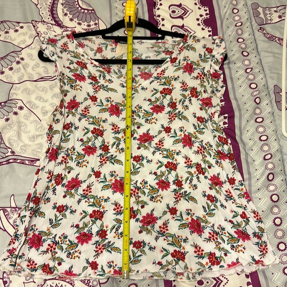 Sleeveless summer shirt